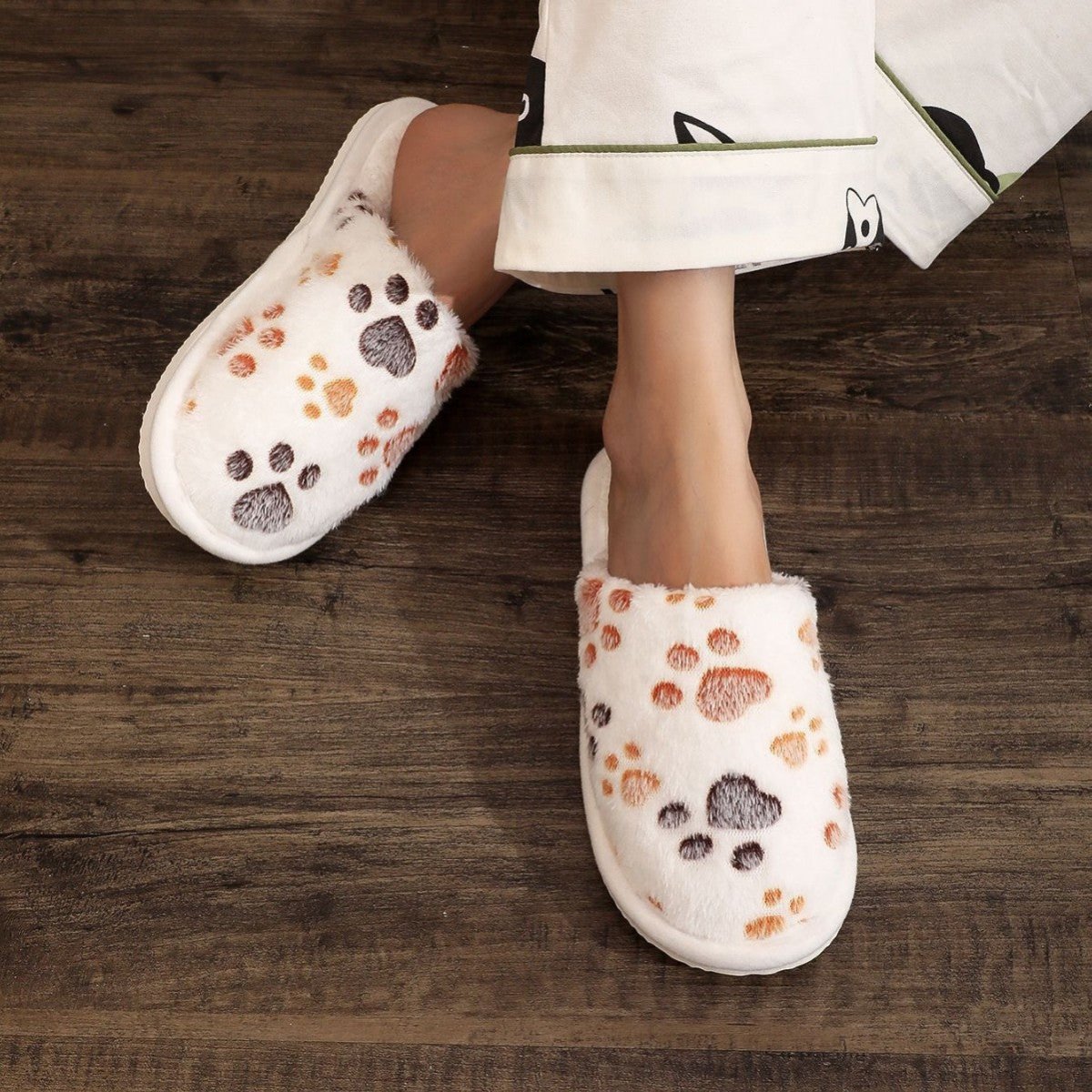 Women's Cartoon Print Versatile Velvet Cotton Slippers - Eshtree