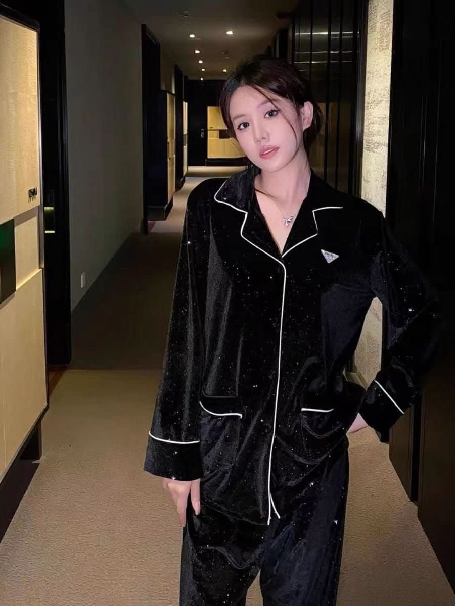 Women's Fashion Diamondmax Velvet Pajamas Homewear Suit - Eshtree