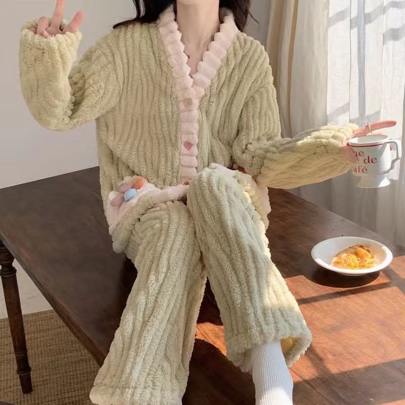 Women's Fashionable Temperament Plush Pajamas Homewear Suit - Eshtree