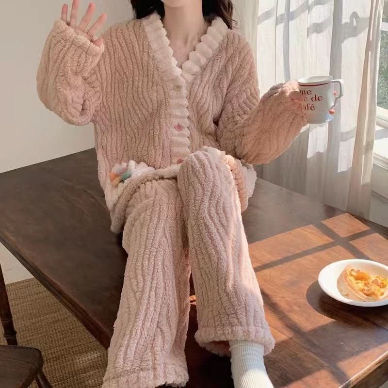 Women's Fashionable Temperament Plush Pajamas Homewear Suit - Eshtree