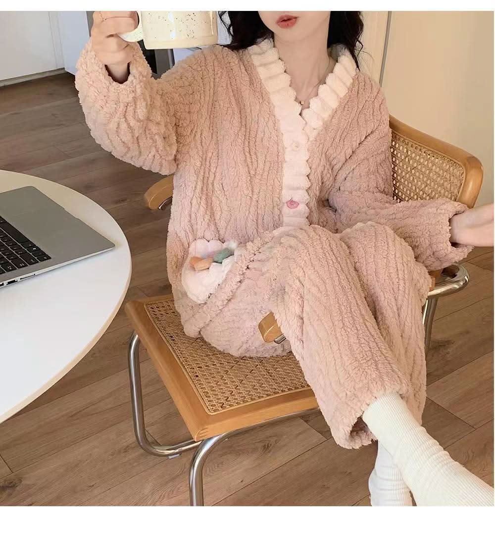 Women's Fashionable Temperament Plush Pajamas Homewear Suit - Eshtree